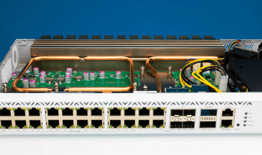 MikroTik CRS 326 4C+20G+2Q+RM с открытыми передними портами MikroTik CRS 326 4C+20G+2Q+RM с открытыми передними портами